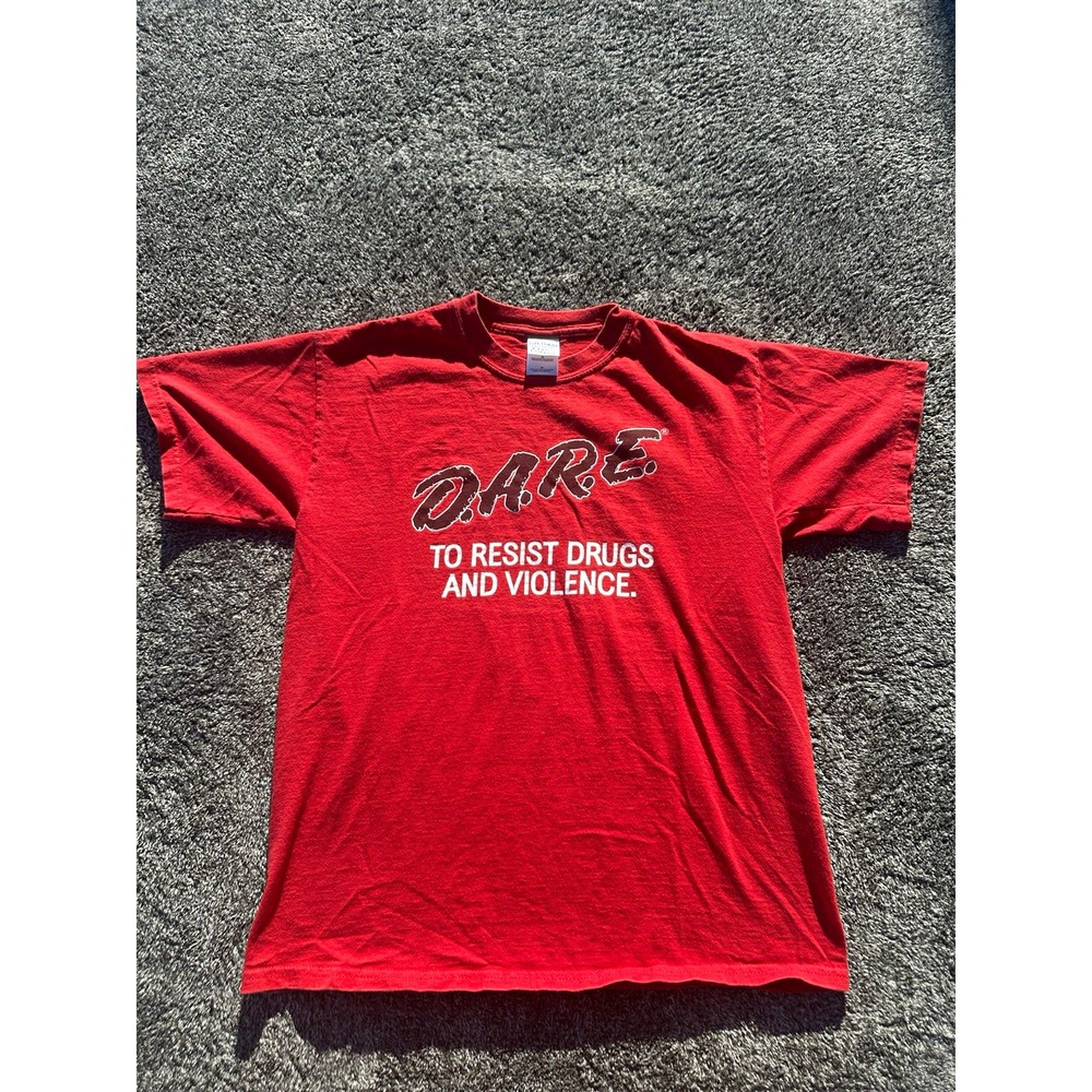 D.A.R.E. T Shirt Medium Red Resist Drugs Violence Gildan Graphic Tee Y2K Style